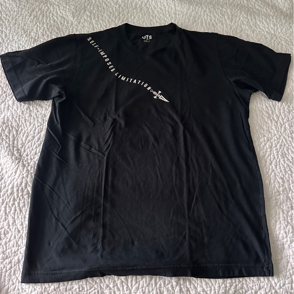 Men’s Uniqlo Anime T- Shirts (2 Pack!) size Large - Picture 6 of 6